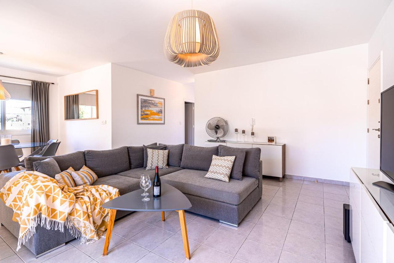 Summer Breeze Holiday Apartment With Pool Paphos Luaran gambar