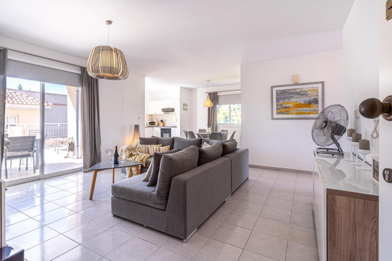 Summer Breeze Holiday Apartment With Pool Paphos Luaran gambar